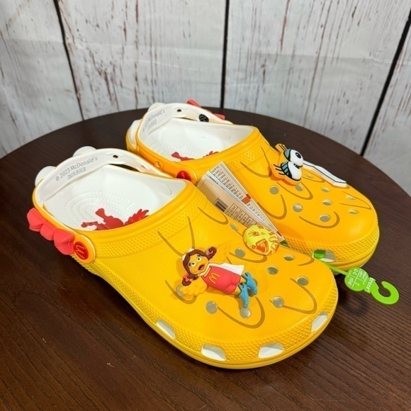 CROCS X MCDONALD’S classic Clog sold out! Size 9 Men’s 11 Women’s - Picture 4 of 10